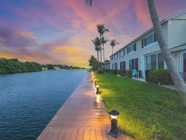 2-bedroom home for sale in Delray Beach - 809 Kokomo Key Lane - MondialRealty