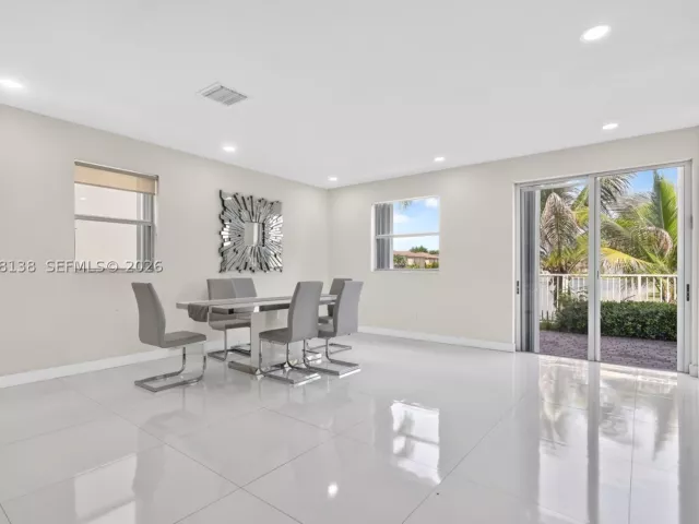 3-bedroom home for rent in Doral - 4422 NW 112th Ct - MondialRealty