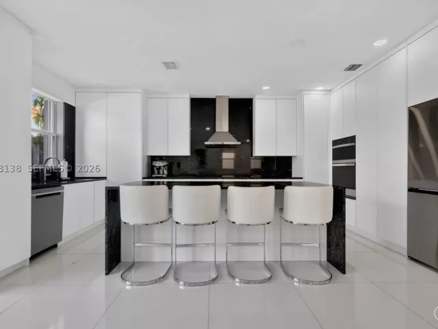 3-bedroom home for rent in Doral - 4422 NW 112th Ct - MondialRealty