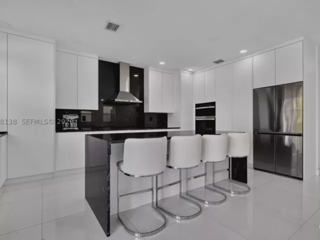3-bedroom home for rent in Doral - 4422 NW 112th Ct - MondialRealty