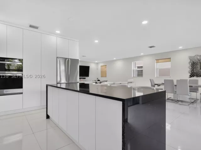 3-bedroom home for rent in Doral - 4422 NW 112th Ct - MondialRealty