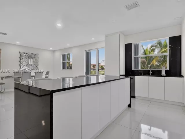 3-bedroom home for rent in Doral - 4422 NW 112th Ct - MondialRealty