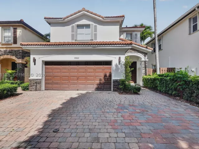 3-bedroom home for rent in Doral - 4422 NW 112th Ct - MondialRealty