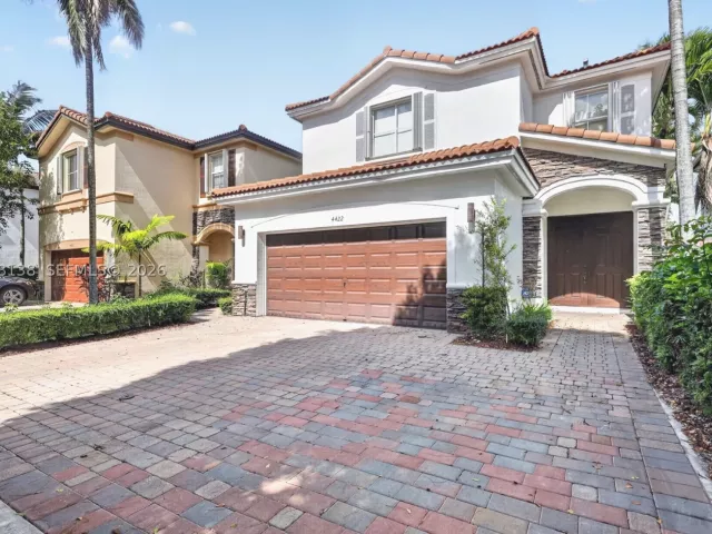 3-bedroom home for rent in Doral - 4422 NW 112th Ct - MondialRealty