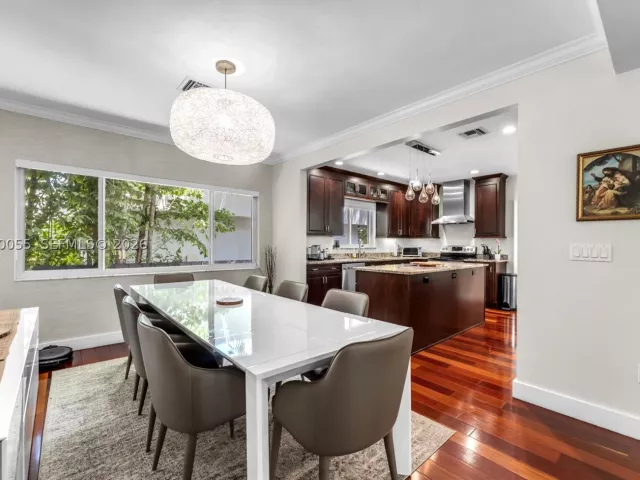 5-bedroom home for sale in Miami - 8 Pinta Rd - MondialRealty