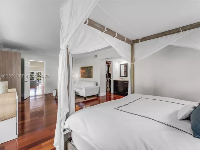 5-bedroom home for sale in Miami - 8 Pinta Rd - MondialRealty