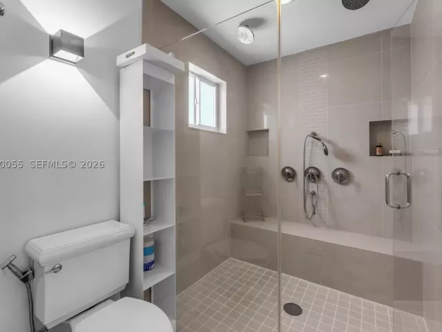 5-bedroom home for sale in Miami - 8 Pinta Rd - MondialRealty