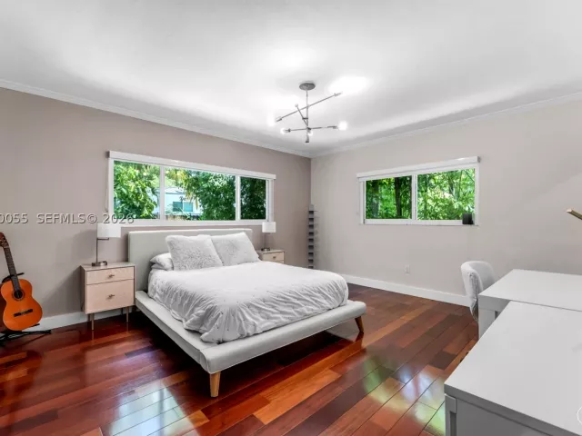 5-bedroom home for sale in Miami - 8 Pinta Rd - MondialRealty