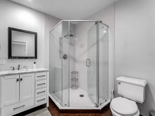 5-bedroom home for sale in Miami - 8 Pinta Rd - MondialRealty