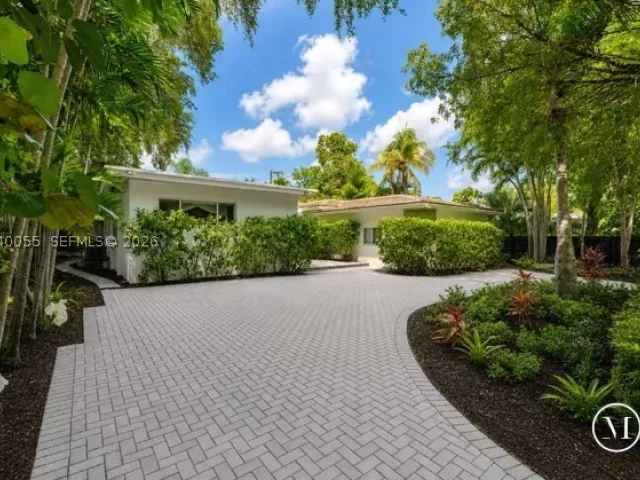 5-bedroom home for sale in Miami - 8 Pinta Rd - MondialRealty