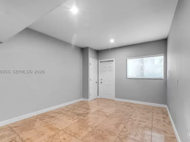 5-bedroom home for sale in Miami - 8 Pinta Rd - MondialRealty