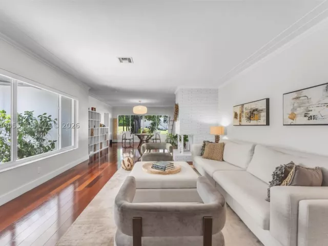 5-bedroom home for sale in Miami - 8 Pinta Rd - MondialRealty