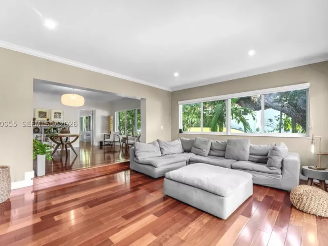5-bedroom home for sale in Miami - 8 Pinta Rd - MondialRealty