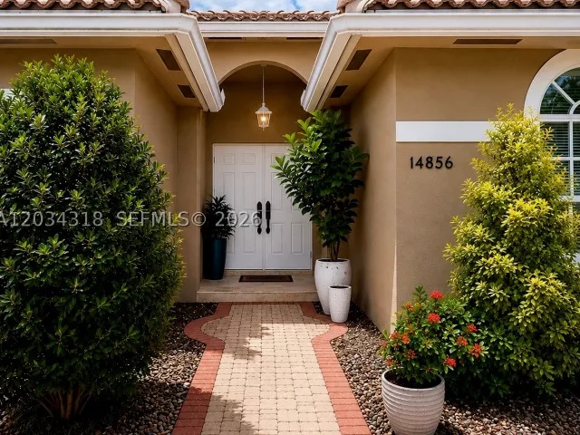 4-bedroom home for sale in Miami - 14856 SW 179th St - MondialRealty
