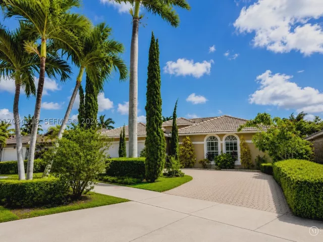 4-bedroom home for sale in Miami - 14856 SW 179th St - MondialRealty