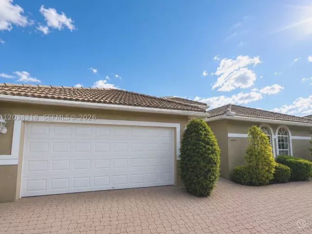4-bedroom home for sale in Miami - 14856 SW 179th St - MondialRealty