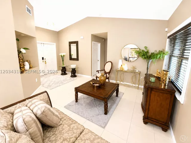 4-bedroom home for sale in Miami - 14856 SW 179th St - MondialRealty