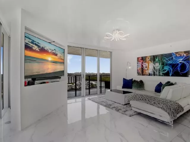 3-bedroom condo for sale in Sunny Isles Beach - 330 Sunny Isles Boulevard 5-2308 - MondialRealty
