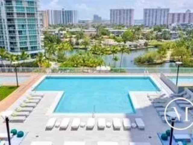 3-bedroom condo for sale in Sunny Isles Beach - 330 Sunny Isles Boulevard 5-2308 - MondialRealty