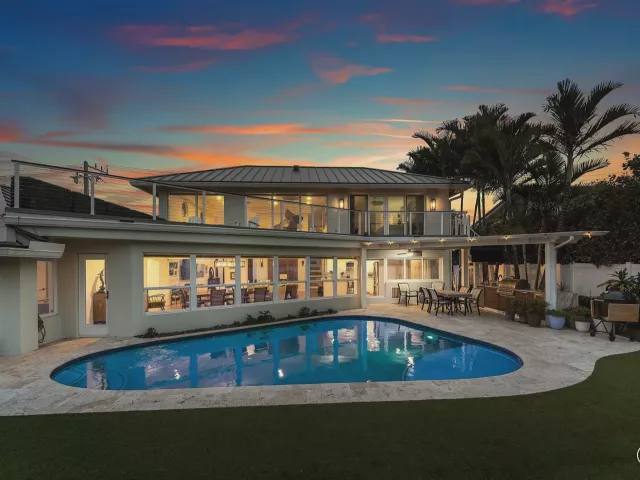 5-bedroom home for sale in Boca Raton - 6500 NE 7th Avenue - MondialRealty