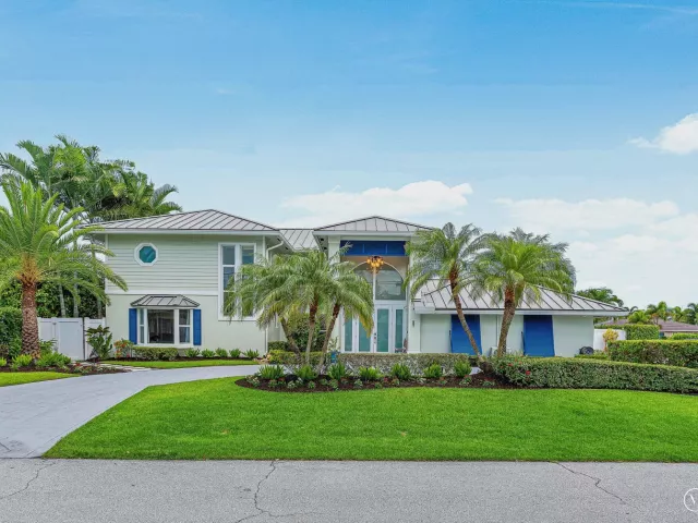 5-bedroom home for sale in Boca Raton - 6500 NE 7th Avenue - MondialRealty