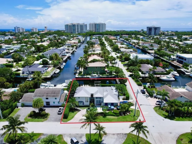 5-bedroom home for sale in Boca Raton - 6500 NE 7th Avenue - MondialRealty