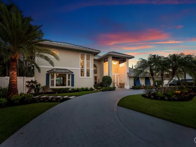 5-bedroom home for sale in Boca Raton - 6500 NE 7th Avenue - MondialRealty