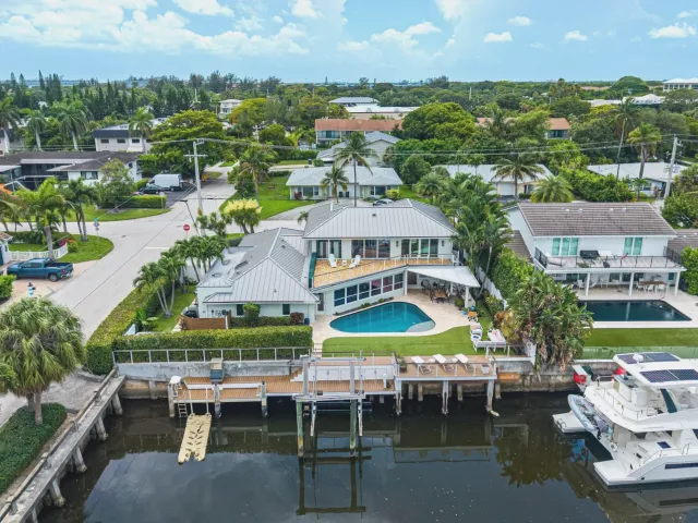5-bedroom home for sale in Boca Raton - 6500 NE 7th Avenue - MondialRealty
