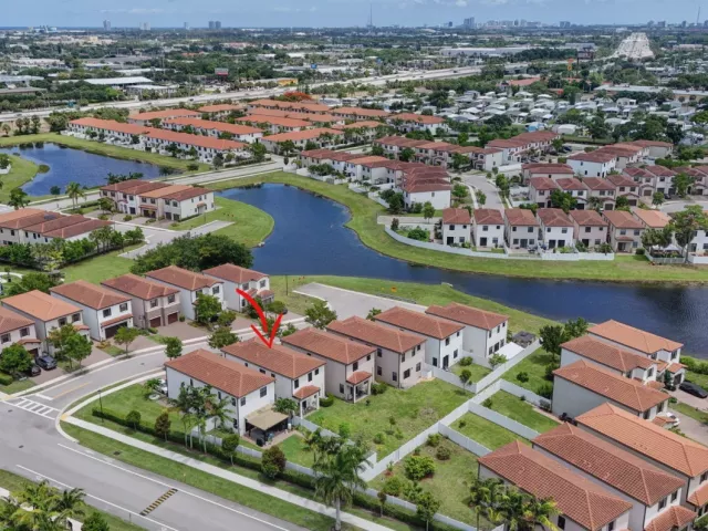 4-bedroom home for rent in Riviera Beach - 4009 Sequoia Place - MondialRealty