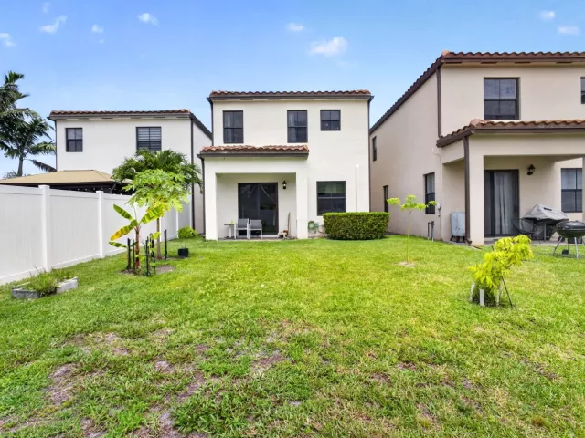 4-bedroom home for rent in Riviera Beach - 4009 Sequoia Place - MondialRealty