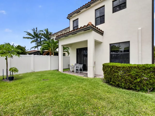 4-bedroom home for rent in Riviera Beach - 4009 Sequoia Place - MondialRealty