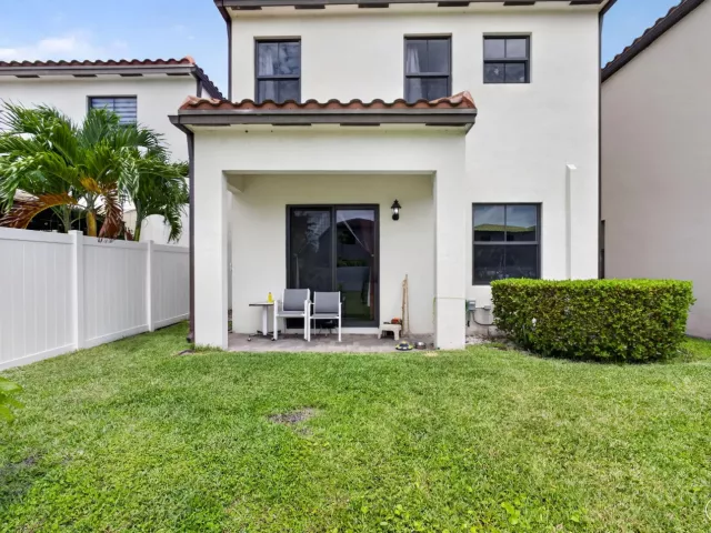 4-bedroom home for rent in Riviera Beach - 4009 Sequoia Place - MondialRealty