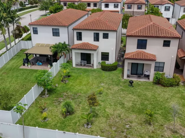 4-bedroom home for rent in Riviera Beach - 4009 Sequoia Place - MondialRealty