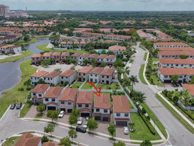 4-bedroom home for rent in Riviera Beach - 4009 Sequoia Place - MondialRealty