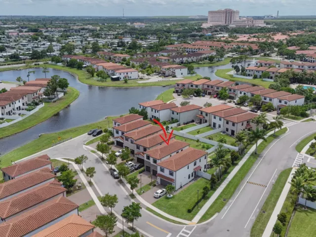 4-bedroom home for rent in Riviera Beach - 4009 Sequoia Place - MondialRealty