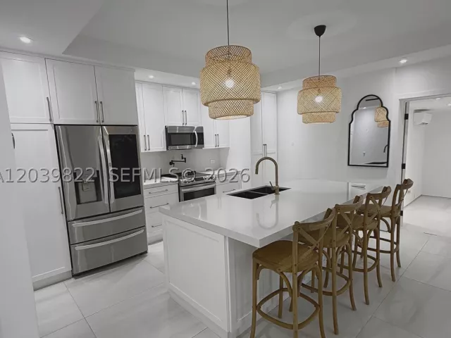 2-bedroom home for rent in Miami - 4712 SW 64th Ct - MondialRealty
