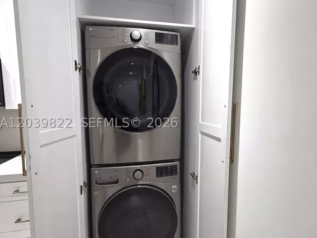 2-bedroom home for rent in Miami - 4712 SW 64th Ct - MondialRealty