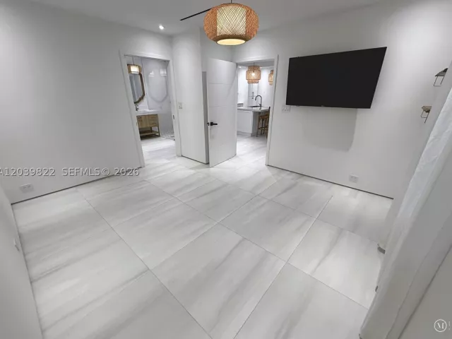 2-bedroom home for rent in Miami - 4712 SW 64th Ct - MondialRealty