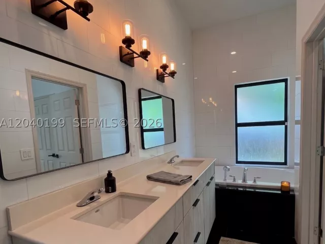 4-bedroom home for rent in Miami - 4605 N Miami Ave sn - MondialRealty