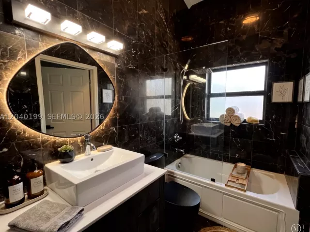 4-bedroom home for rent in Miami - 4605 N Miami Ave sn - MondialRealty