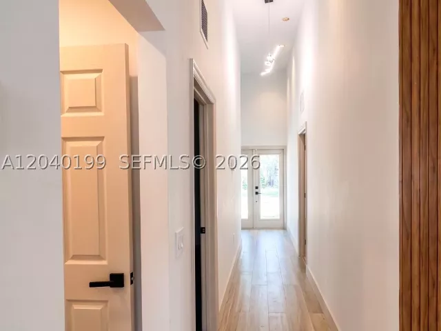 4-bedroom home for rent in Miami - 4605 N Miami Ave sn - MondialRealty