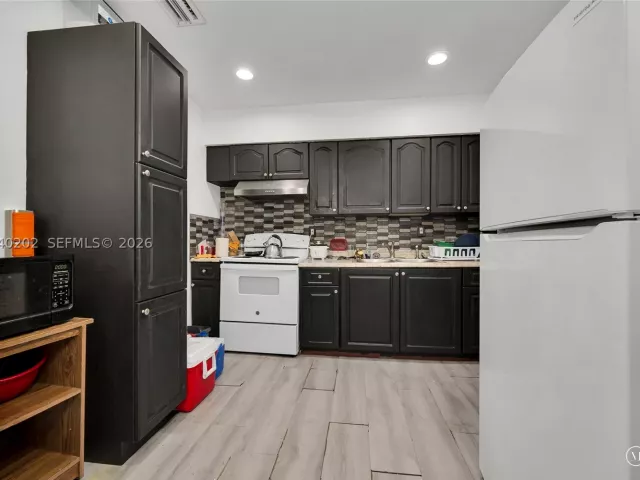 4-bedroom home for sale in Miami - 7190 NW 21st Ave - MondialRealty