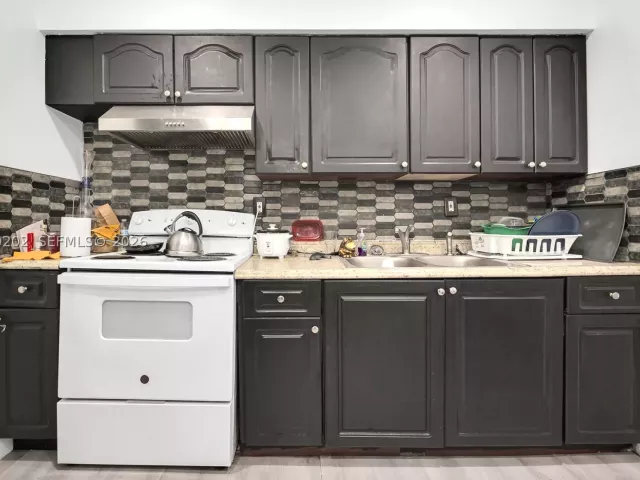 4-bedroom home for sale in Miami - 7190 NW 21st Ave - MondialRealty