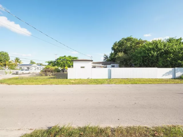 4-bedroom home for sale in Miami - 7190 NW 21st Ave - MondialRealty