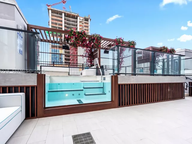 condo for sale in Miami - 20 NE 11th St 2211 - MondialRealty
