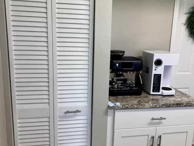 3-bedroom home for sale in Pembroke Pines - 8511 NW 8th Street - MondialRealty