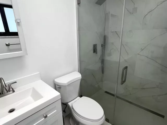 3-bedroom home for sale in Pembroke Pines - 8511 NW 8th Street - MondialRealty