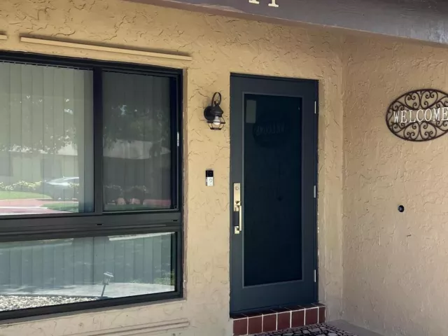 3-bedroom home for sale in Pembroke Pines - 8511 NW 8th Street - MondialRealty
