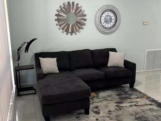 3-bedroom home for sale in Pembroke Pines - 8511 NW 8th Street - MondialRealty