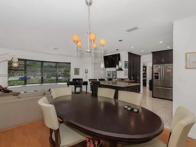 3-bedroom home for sale in Hollywood - 3900 N 43rd Ave - MondialRealty